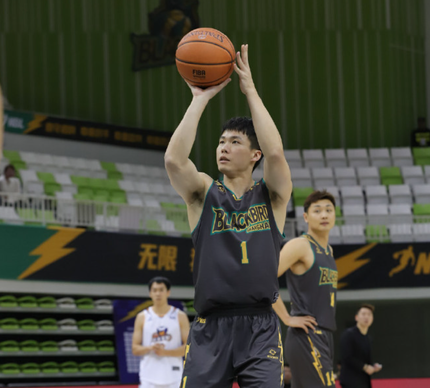 首秀仅得1分!网红球员终于登场,没打就进全明星